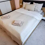2br Near Gondola By Si * 班斯科