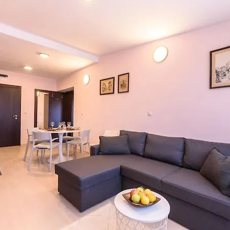 2br Near Gondola By Si * Bansko